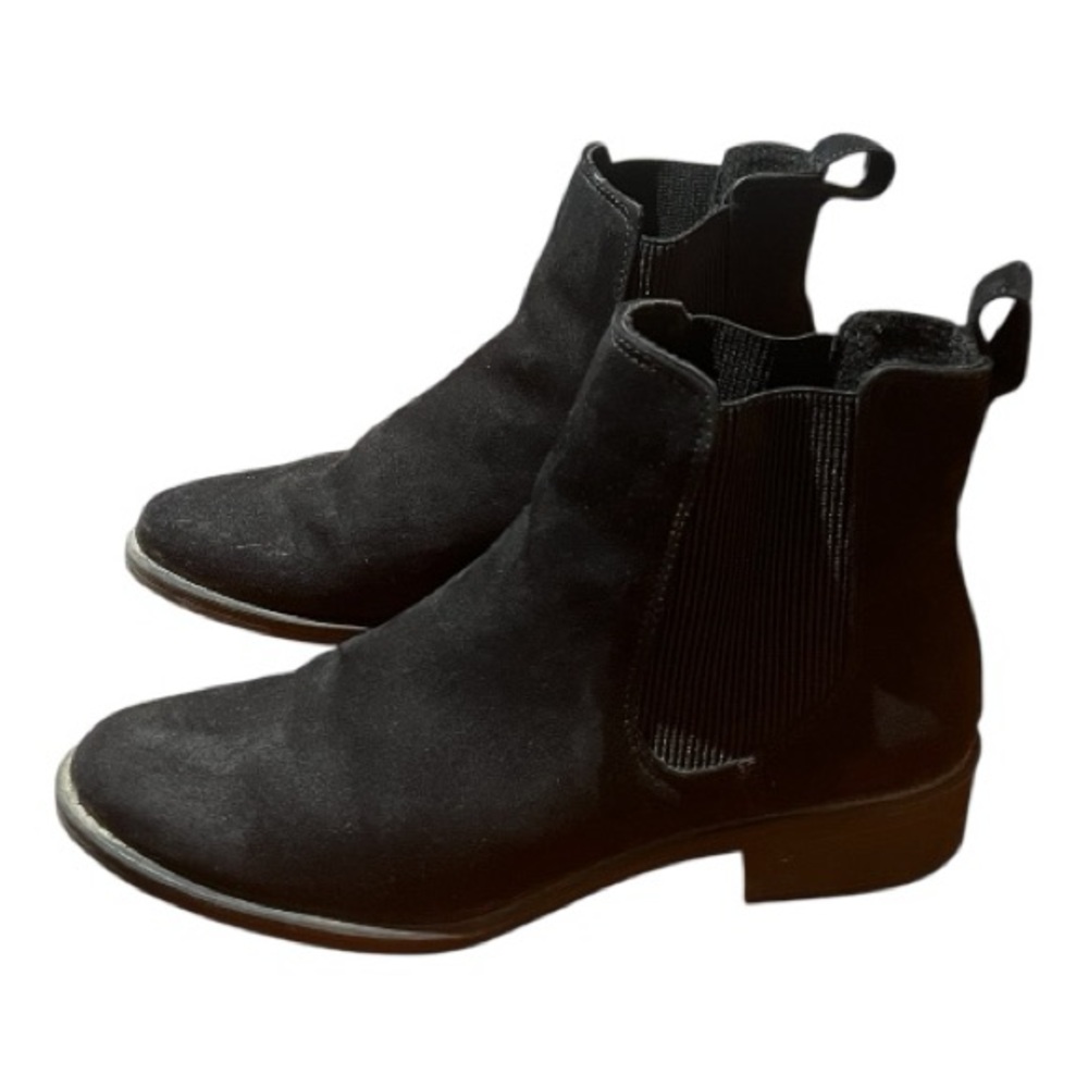 Elegant Black Suede Ankle Boots